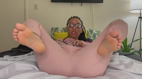 Pink Foxx Masturbates on Break