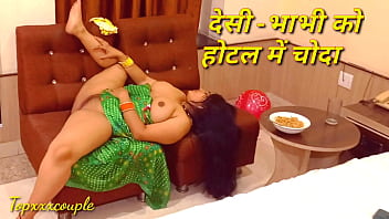 देसी भाभी को होटल में बुलाकर ताबड़तोड़ चोदा।