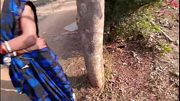 Fucked friend&#039_s wife for the first time in the park