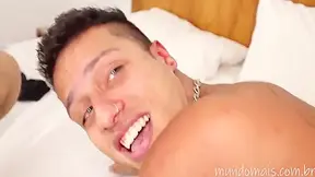 Padrasto Pega Enteado E Primo Transando, Filma Tudo E Ainda Participa Da Putaria! 4 Min