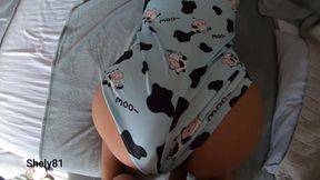 My girlfriend's mom was caught on the bed in doggy style, I didn't fuck her well, I was too excited