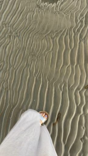 Walking at the beach, goon over my perfect feet