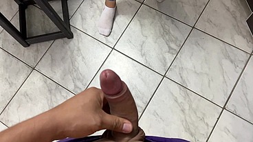Mi Madrastra Doctora Hermosa se Equivoco de Pastilla y ahora Tiene que Ayudar con la Erección de su Hijastro