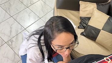 Mi Madrastra Doctora Hermosa se Equivoco de Pastilla y ahora Tiene que Ayudar con la Erección de su Hijastro