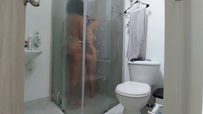 la novia de mi hermanastro acepta tener sexo en la ducha