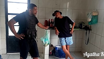 Sapatão não resiste a visita do amigo (Leo Ogro)