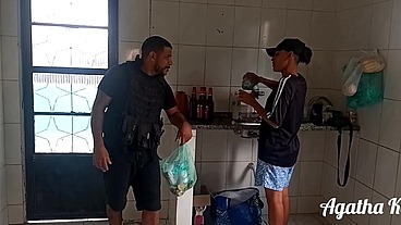 Sapatão não resiste a visita do amigo (Leo Ogro)