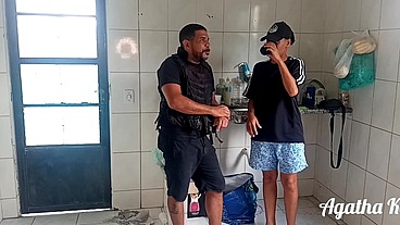 Sapatão não resiste a visita do amigo (Leo Ogro)