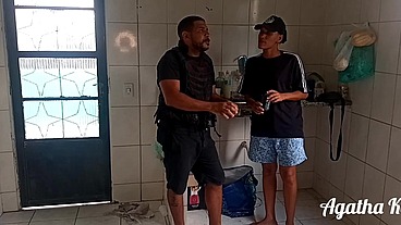Sapatão não resiste a visita do amigo (Leo Ogro)