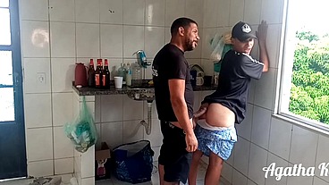 Sapatão não resiste a visita do amigo (Leo Ogro)