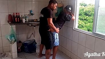 Sapatão não resiste a visita do amigo (Leo Ogro)