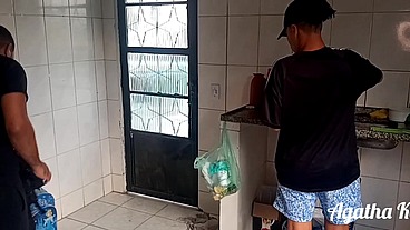 Sapatão não resiste a visita do amigo (Leo Ogro)
