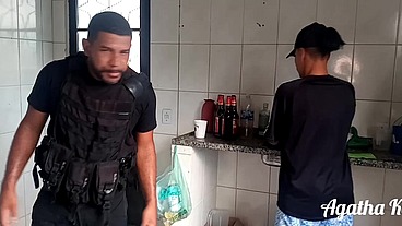 Sapatão não resiste a visita do amigo (Leo Ogro)