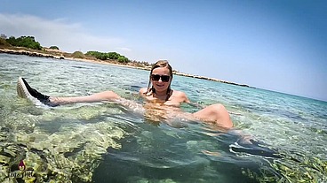 REAL LIFE UNTERWASSERSEX IM MEER?! PRIVATE URLAUBS-PUSSY BESAMUNG!