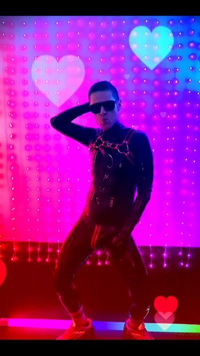 Vide Clip Outtake for My New Reellatexrubberblackstyle