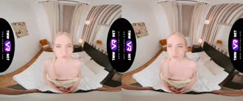 Jessica Jade's Wild Ride: Blonde Babe in Virtual Reality