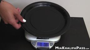 Arab beauty Mia Khalifa jerking off hung duo for research
