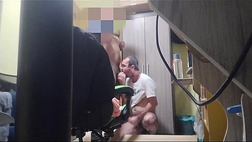 O uber veio mamar e ser mamado enquanto eu trabalhava.