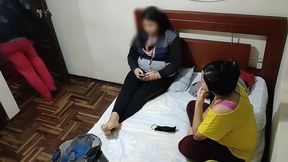 por fin logre follarme ala mejor amiga de mi esposa cuando se queda en casa que rica cojida es una gran puta