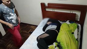 por fin logre follarme ala mejor amiga de mi esposa cuando se queda en casa que rica cojida es una gran puta