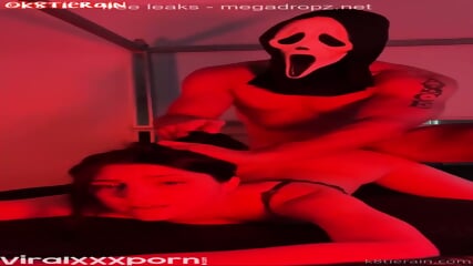 K8TIERAIN Ghostface masked fucks his dream girl in intense red-lit video