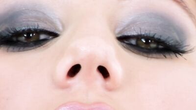 Anita Pearl is rubbing her clit in this solo scene