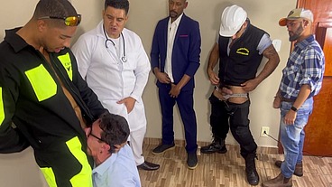 YURI GAÚCHO - PROFISSONAIS FODENDO O CLIENTE E GARANTINDO O BÔNUS DO MÊS - SEXO GAY PARÓDIA - SEXO INTERRACIAL BRASIL