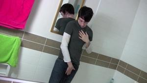 Sharing Love Between Small Gays