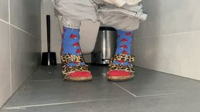 SOUND OF KIRA PEEING - MP4 HD