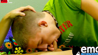 Blonde Bombshell Eric TaylorGets Drilled by Hottie Ryan Thompson After Sucking It Dry