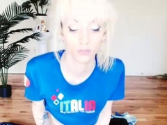 Blonde teen climaxes fingering and using toy in hd