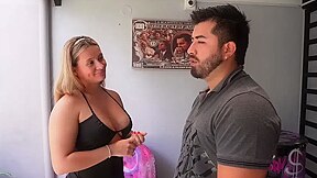 Ando Corta De Dinero, Pero Este Hombre Esta Mucho Mas Interesado En Mi Gran Trasero, Y Llegamos A Un Acuerdo - Karen Sleent