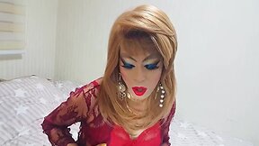 Crossdresser niclo sexy makeup after smoking