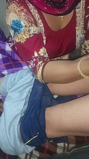 Sasur Bahu Anal Fuck- Desi Indian Bahu Gets to Fuck with Stepfather-in-law When She Taking Gift From Sasurji