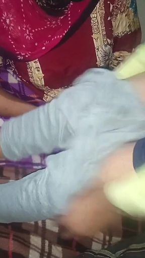 Sasur Bahu Anal Fuck- Desi Indian Bahu Gets to Fuck with Stepfather-in-law When She Taking Gift From Sasurji