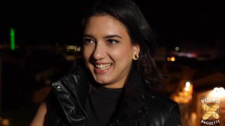 Amatérská evropská Lena Coxx s malými prsy dostává anální kurva od masivního penisu