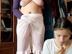 While my roommate is reading a book, I masturbate from behind her - Girls fly orgasm