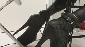 Sissy - Getting fucked by Dragon Dildo