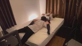 卒業式の後に家に呼ばれて初めて生でしたら中出しして子宮が痙攣