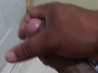 Me masturbe viendo videos porno de mí actriz favorita ????