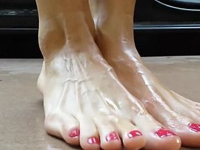 Cockcrush dance barefeet and socks with cumshot