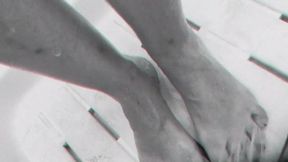 "Soapy Foot Goddess – Wet Soles & Toes Close-Up"