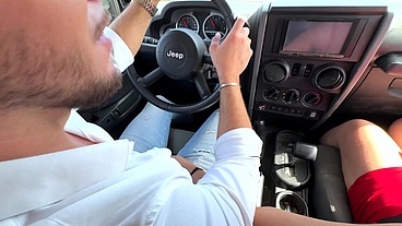 Les gros seins de Mizaki affolent le conducteur !