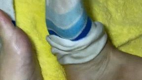 Juliette_rj taking off sweaty dirty socks and oiling her feet - OILED FEET – DIRTY SOCKS – SMELLY FEET – SWEATY FEET – SMELL ORDERS – FEET MASSAGE – RED NAILS – FEET TEASING