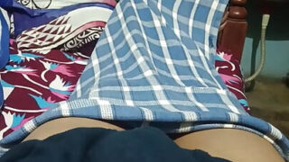 Masturbace, prstění, romantické, poprvé, kancelář – veřejný film amatérských gay děvek z vysoké školy, jejichž velký penis je análně šukán