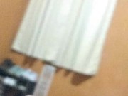 Chupándole la polla hasta dejarla babosa