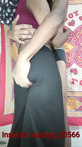 Apni biwi ki chut chaati