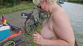 Chilling on the Mittelland Canal and swimming topless