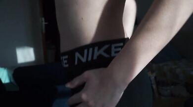 Nike gym leggings stripped off teasing gym babe in HD porn
