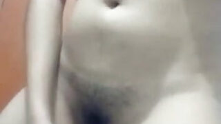Harter Sex Fingern, Facesitting, Gaping, Fisting – Indische Hure wird anal gefistet